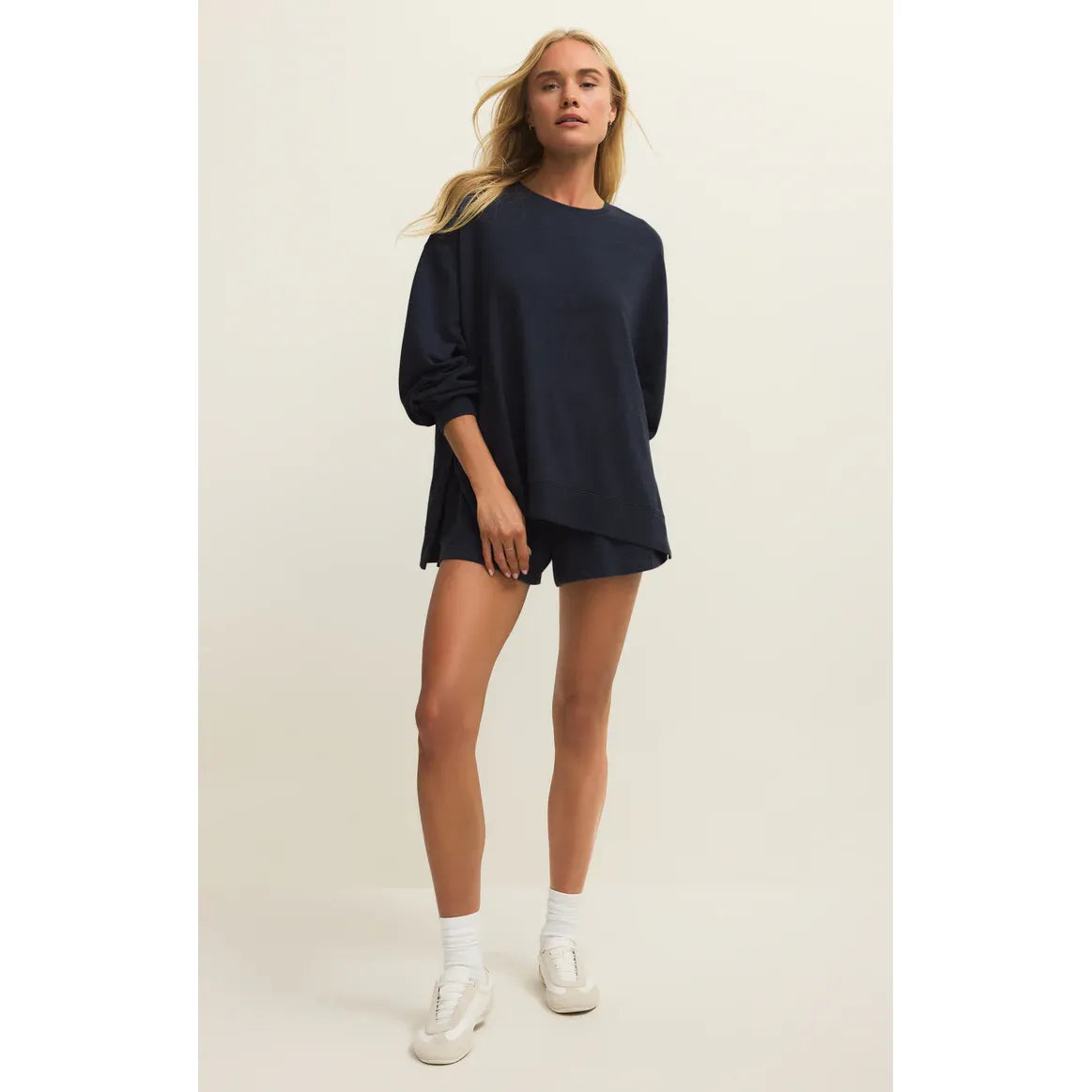z-supply-modern-weekender-sweatshirt-eclipse-4_52642086-6849-426d-a582-16bc48a320cb.jpg